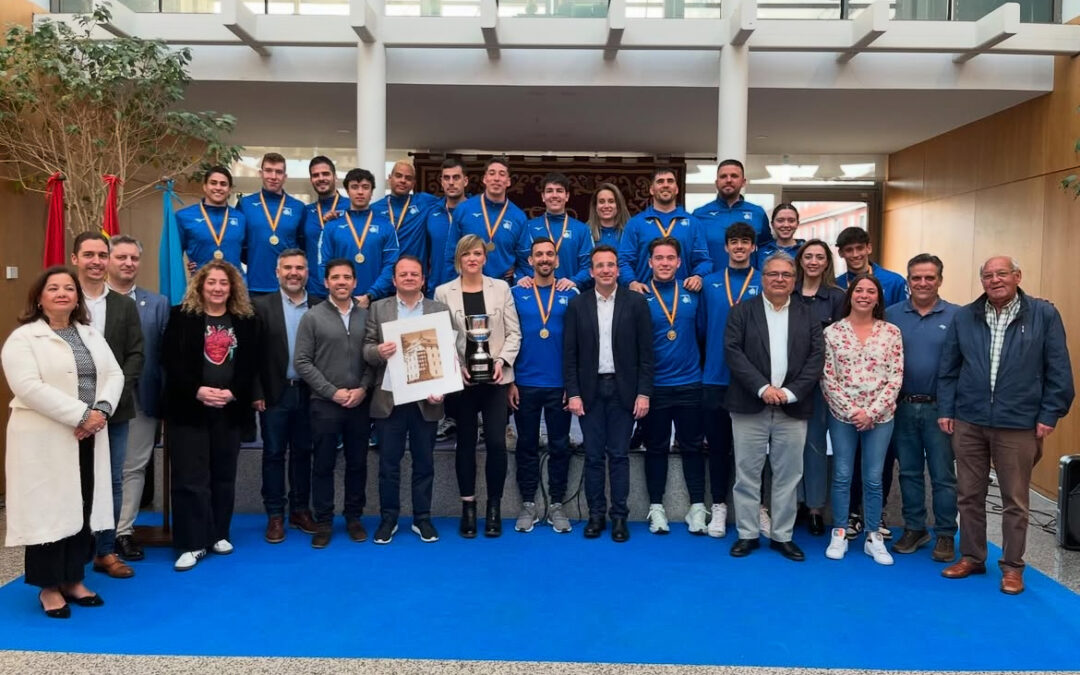 Recepción oficial del Ayuntamiento de Leganés tras el ascenso a la Superliga Masculina del UC3M Voleibol Leganés