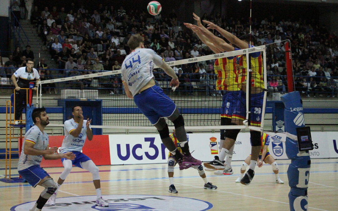 Debut histórico del UC3M Voleibol Leganés en Superliga: el Pabellón Europa vibra con un partidazo de cinco sets